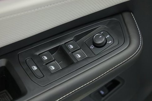 New 2025 Volkswagen Atlas Cross Sport SEL Premium R-Line image 32