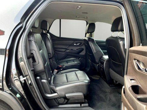 Used 2019 Chevrolet Traverse LT image 16