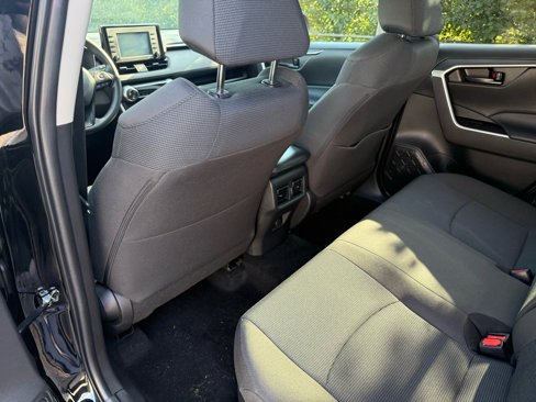 Used 2022 Toyota RAV4 LE image 25