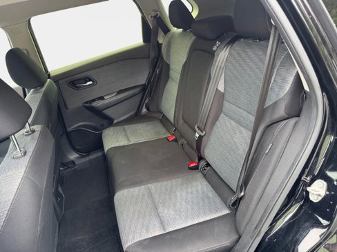 Used 2023 Nissan Rogue SV image 11