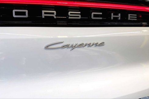 New 2026 Porsche Cayenne image 19