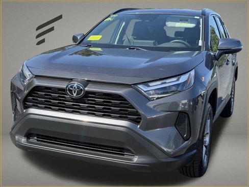 Used 2024 Toyota RAV4 XLE image 1