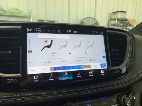 New 2025 Chrysler Pacifica Select image 1