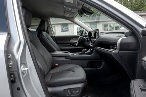 Used 2024 Toyota Grand Highlander AWD image 33