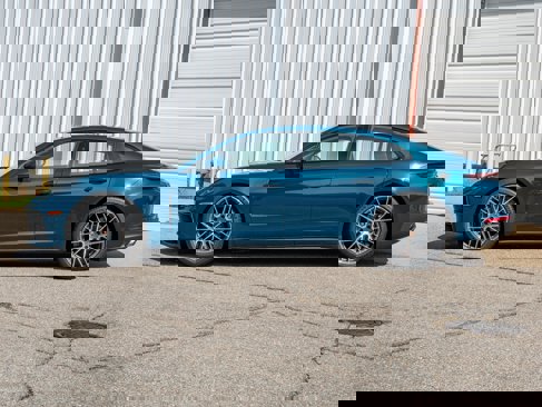 New 2025 Porsche Panamera 4 image 2