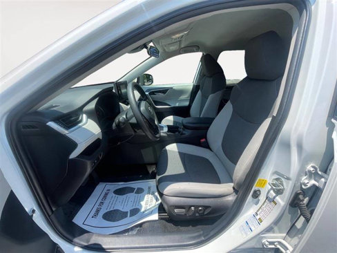 Used 2021 Toyota RAV4 XLE image 9