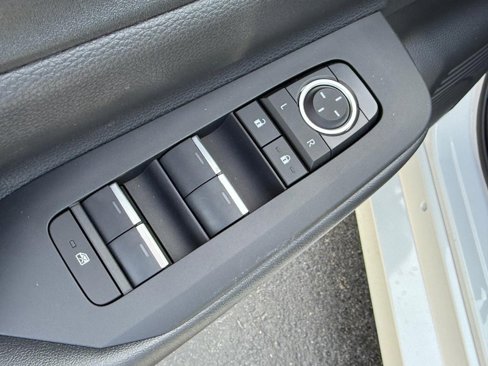 New 2026 Toyota Prius Plug-In Hybrid image 10