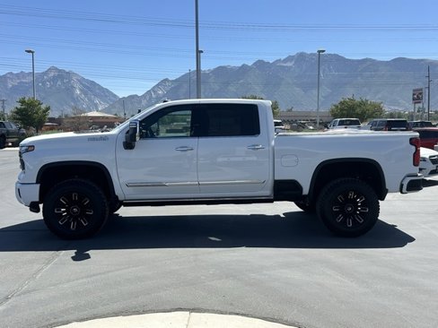 Used 2025 Chevrolet Silverado 3500 High Country w/ High Country Premium Package image 6