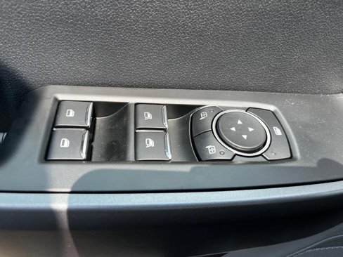 New 2025 Ford F250 4x4 Crew Cab Super Duty image 8
