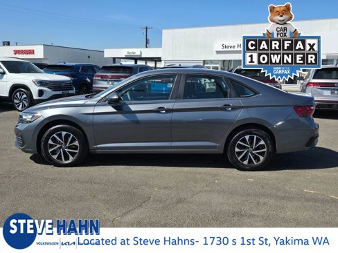 Used 2022 Volkswagen Jetta S image 2