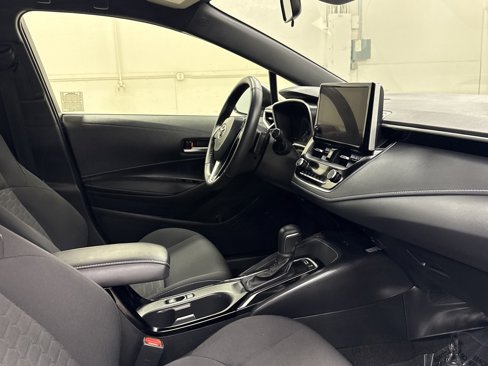 Used 2025 Toyota Corolla SE image 30