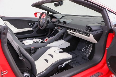 Used 2024 Lamborghini Huracan EVO image 8