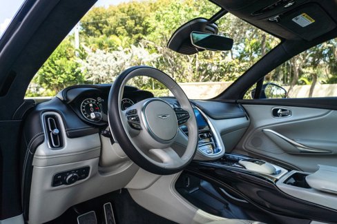 Used 2021 Aston Martin DBX image 15