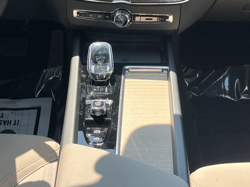 New 2026 Volvo XC60 B5 Plus image 22