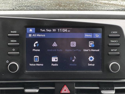 Used 2021 Hyundai Elantra SE image 16