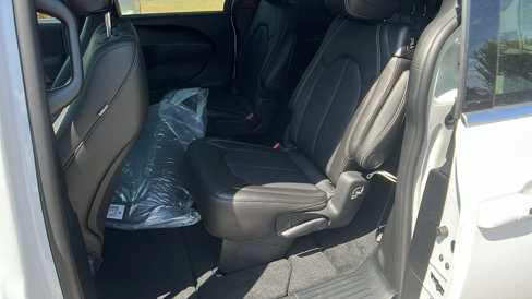 New 2026 Chrysler Voyager LX image 19