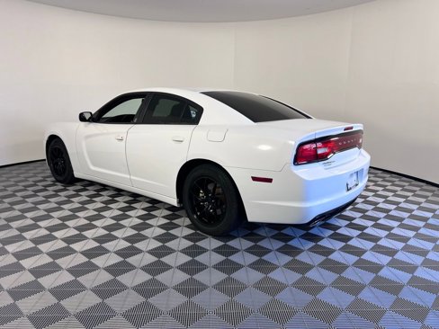 Used 2014 Dodge Charger SE w/ Connectivity Group image 5