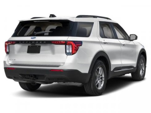 Used 2025 Ford Explorer Active image 2