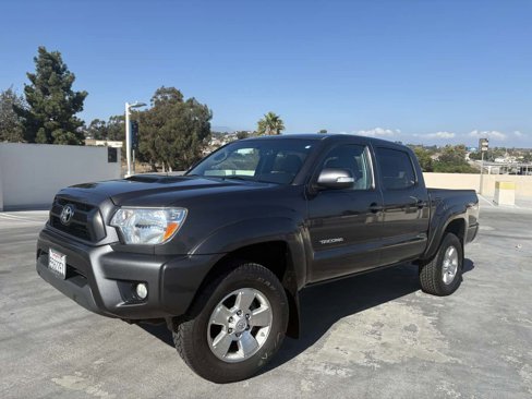 Used 2012 Toyota Tacoma PreRunner image 2