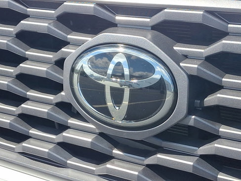 Used 2022 Toyota Tacoma TRD Off-Road image 28