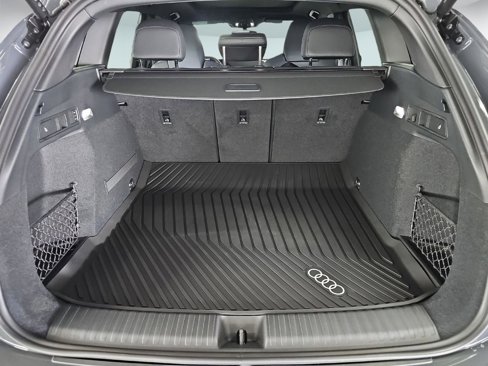 New 2025 Audi SQ6 e-tron Prestige image 28