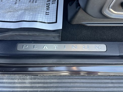 Used 2024 Ford Expedition Platinum image 10