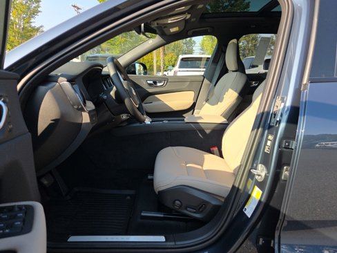 New 2026 Volvo XC60 B5 Plus w/ Protection Package Premier image 4
