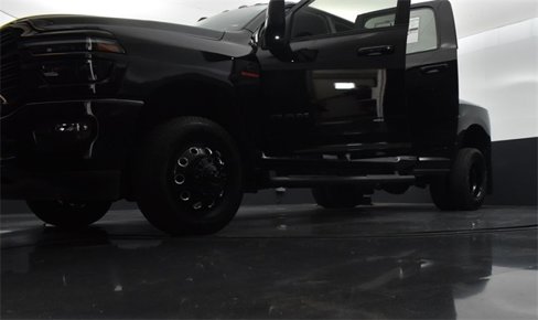 New 2025 RAM 3500 Laramie image 27