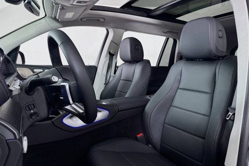 New 2026 Mercedes-Benz GLS 450 4MATIC image 17