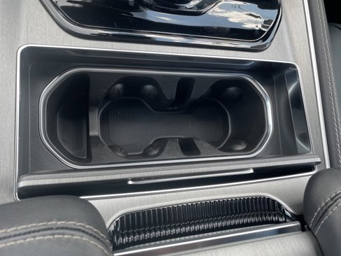 New 2025 Jeep Wagoneer 4WD image 31