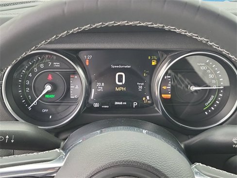 Used 2022 Jeep Wrangler Unlimited Sahara image 32