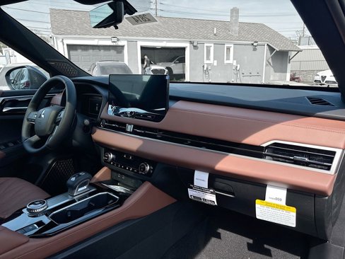 New 2025 Mitsubishi Outlander SEL image 33