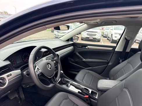 Used 2022 Volkswagen Passat 2.0T SE image 7