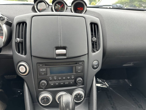 Used 2017 Nissan 370Z Touring image 16