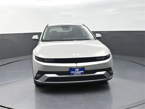New 2025 Hyundai Ioniq 5 SE image 3