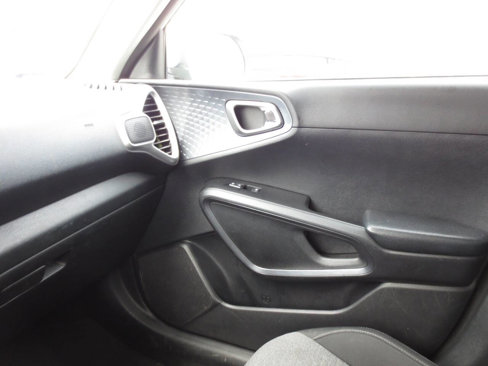 Used 2021 Kia Soul S image 10