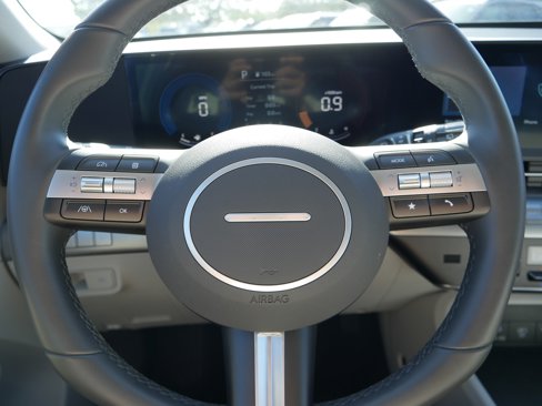 Certified 2025 Hyundai Kona SEL image 25