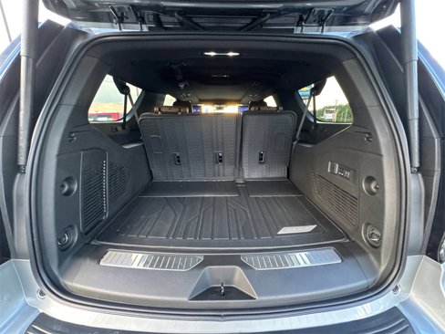 New 2026 Chevrolet Suburban High Country image 19