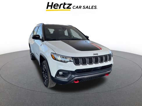 Used 2025 Jeep Compass Trailhawk image 1