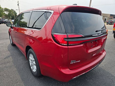 New 2026 Chrysler Pacifica Select image 7
