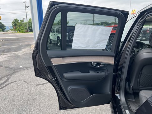 New 2026 Volvo XC90 B6 Plus w/ Protection Package Premier image 26