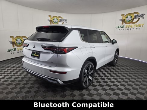 New 2025 Mitsubishi Outlander SE image 7