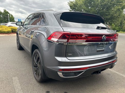 New 2025 Volkswagen Atlas Cross Sport SE image 2