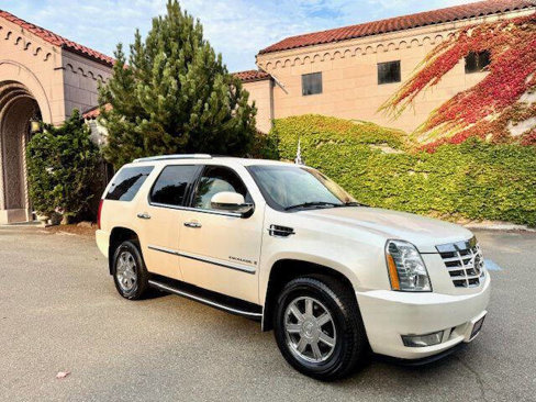 Used 2007 Cadillac Escalade AWD w/ Information Package image 4
