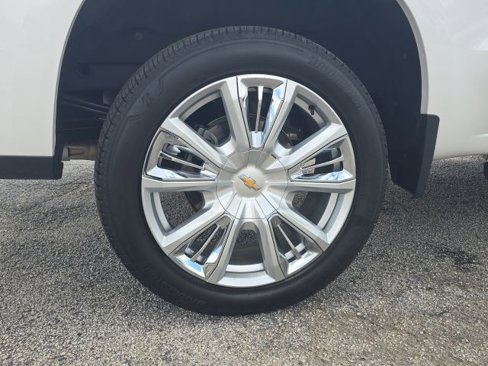 Used 2025 Chevrolet Silverado 1500 High Country w/ Technology Package image 14