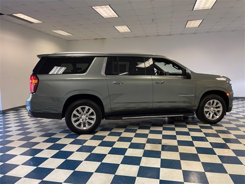 Used 2023 Chevrolet Suburban Premier image 15