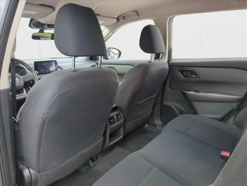 Used 2024 Nissan Rogue S image 17