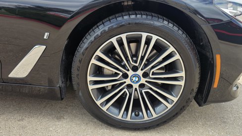 Used 2018 BMW 530e w/ Premium Package 2 image 18