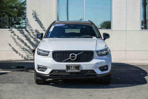 Used 2022 Volvo XC40 T5 R-Design image 2