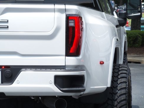 Used 2025 GMC Sierra 3500 Denali Ultimate image 25